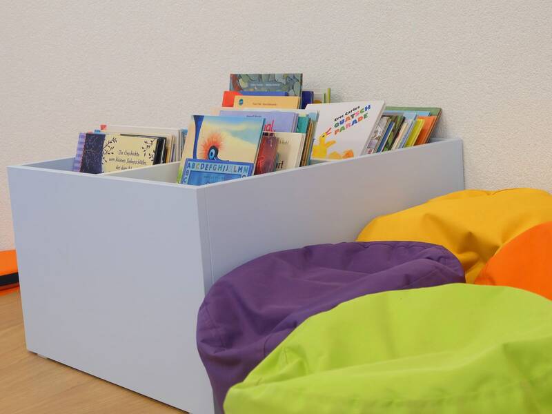 Bücherkiste auf der Lesetreppe