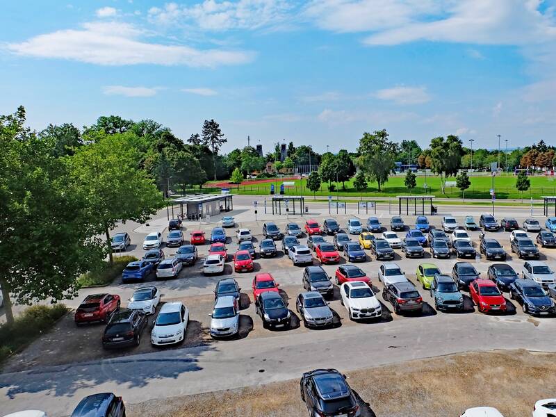 Großraumparkplatz beim Rathaus in der Stadtmitte