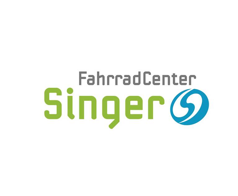 Logo mit dem Schriftzug 'FahrradCenter Singer' und einem stilisierten blauen Symbol rechts davon.