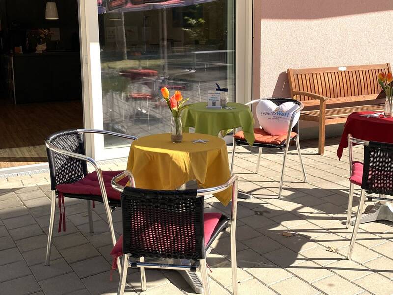Sitzgelegenheiten auf der Terrasse